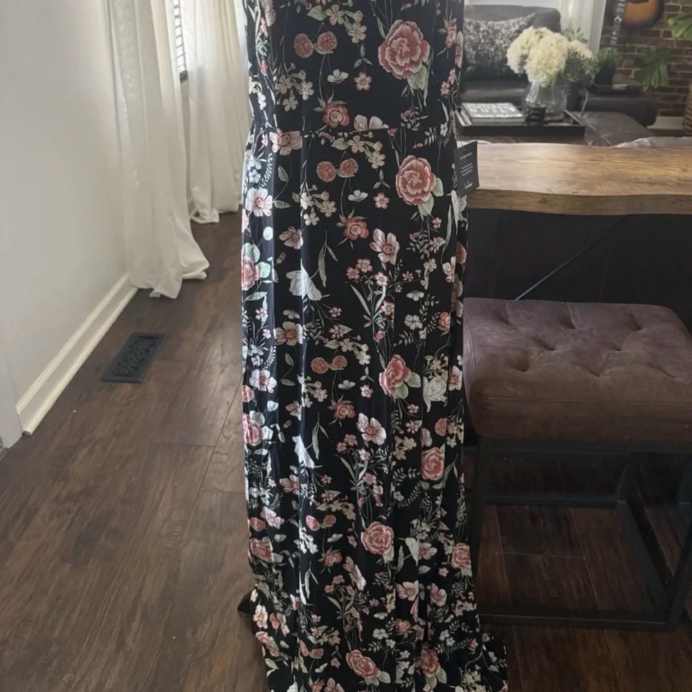 NWT Lulu's Black Floral Maxi Dress - Picture 7 of 8
